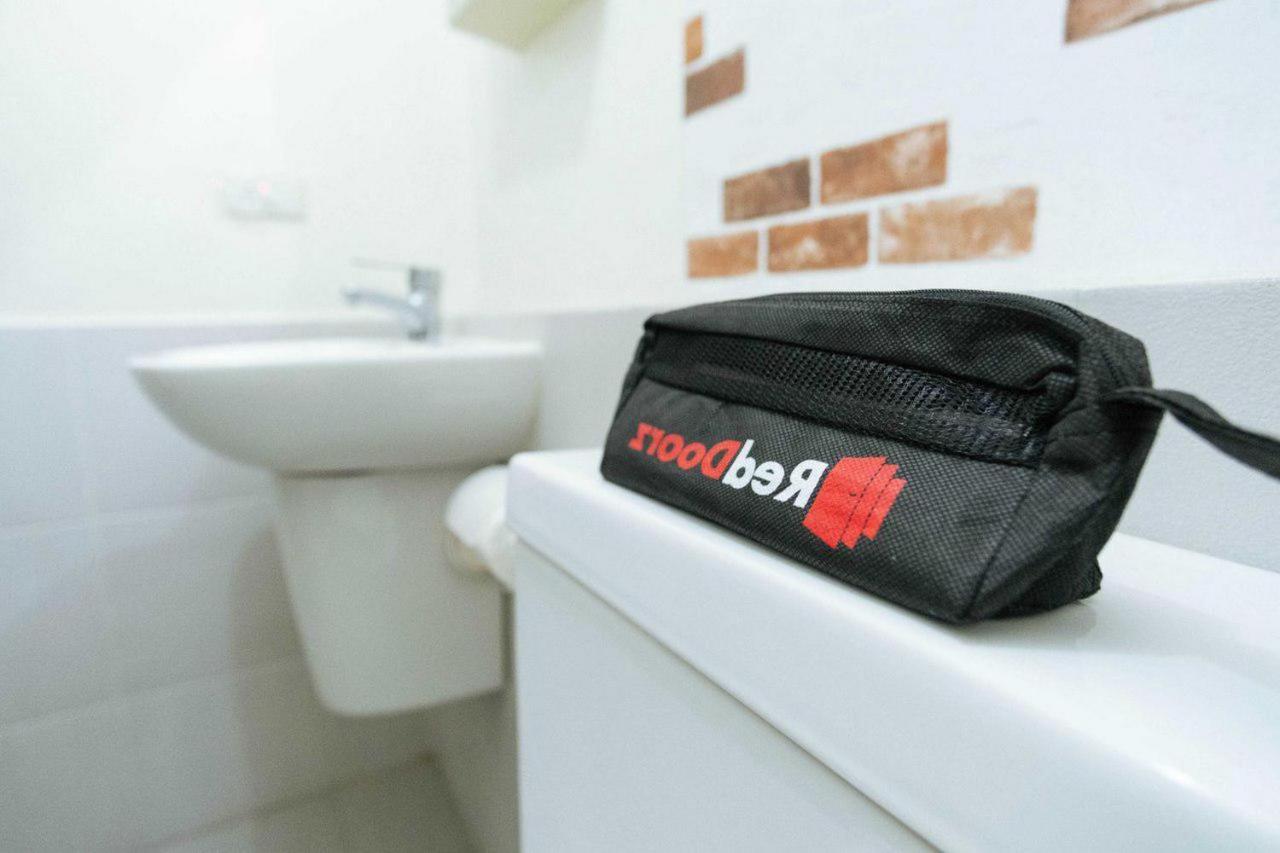 Reddoorz @ Jalan Brigjend Katamso Medan 2 Ξενοδοχείο Εξωτερικό φωτογραφία